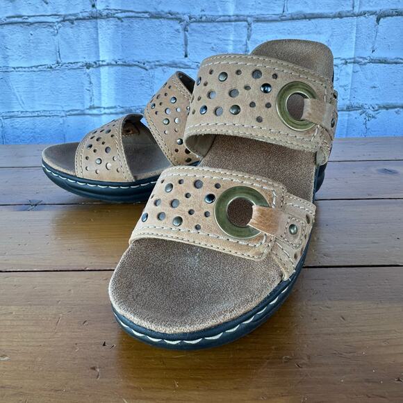 Light Use Clarks Bendables Lexi Laurel Strap Leather Slip On Sandal Size 7.5 Tan - Picture 4 of 12